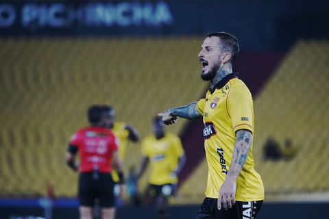 ‘Había que ganar como sea para no quedar lejos de la punta’, dice Darío Benedetto, delantero de Barcelona SC