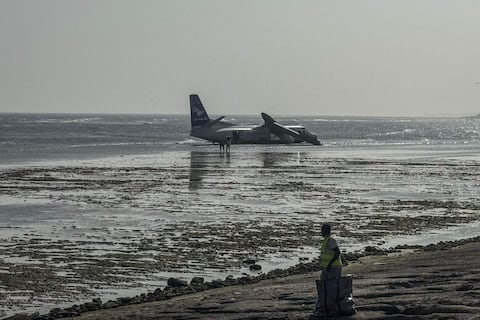 Un avión con 55 personas se estrella en una playa de Somalia sin causar víctimas