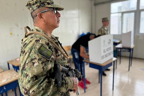 Policía captura a dos personas en Manabí por delito de suplantación de identidad