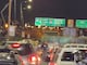 Tráfico colapsado en Puente de la Unidad Nacional durante toque de queda