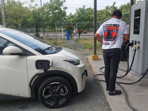 ¿Qué se necesita para cargar un carro eléctrico en Ecuador? Guía para hacerlo en casa y fuera de ella
