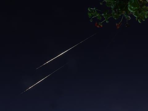 Irán lanza nueva oleada de misiles contra Tel Aviv mientras el conflicto entra en su octavo día