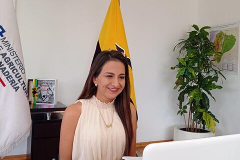 AME se queja de la ministra de Agricultura por discordias con el alcalde de El Carmen