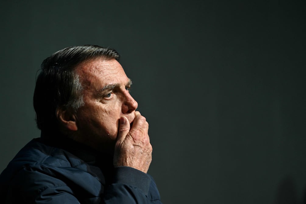 Juez acusa a Jair Bolsonaro de haber buscado instalar una “dictadura” en Brasil