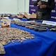 Bodega con armamento de alto poder y prendas de uso policial descubren en el noroeste de Guayaquil