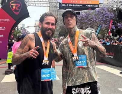 Del octágono al asfalto: el ecuatoriano ‘Chito’ Vera corre junto a Travis Barker, baterista de Blink-182