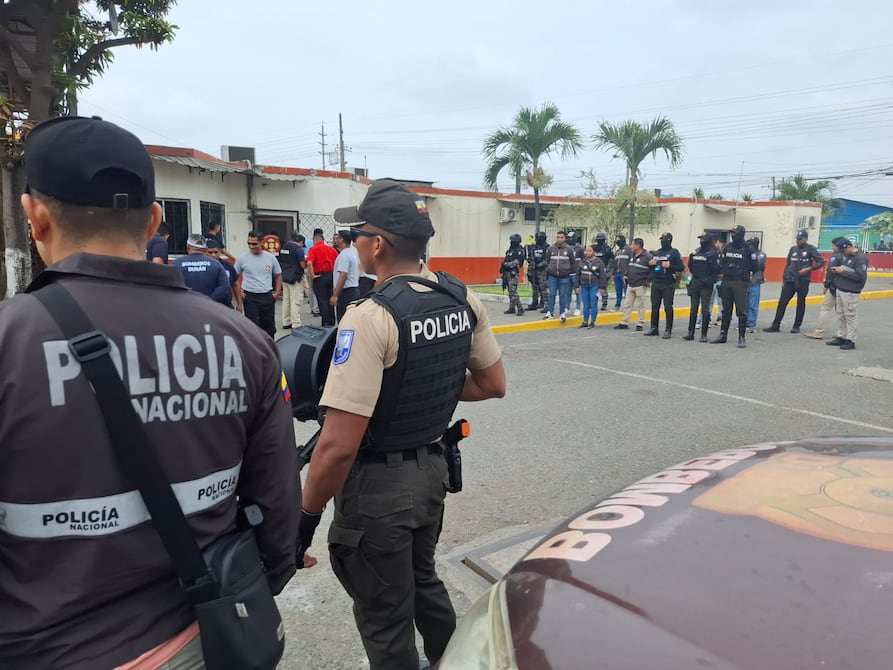 Gobierno anuncia que toma control del tránsito en Durán y por 30 días suspende atención al público