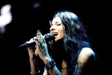 ‘Ley Cazzu’: diputada mexicana presenta una iniciativa para impedir que los padres ausentes bloqueen viajes de los hijos