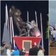 Venezolanos derriban estatuas de Hugo Chávez en protestas contra resultado de elecciones presidenciales