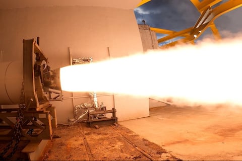 Estados Unidos invierte 94.3 millones de dólares para la segunda etapa de su programa de motores de cohetes sólidos