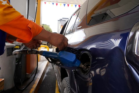 Gobierno: ‘No existe desabastecimiento de combustibles’ y se revisan gasolineras ante denuncias de acaparamiento
