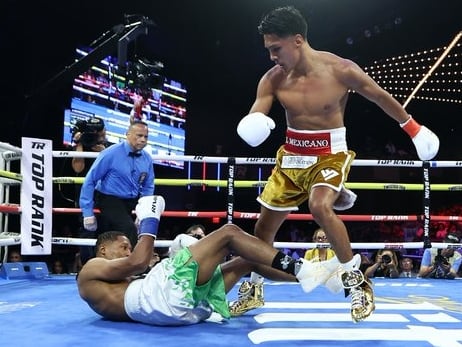 ¡En menos de un minuto dejaron sin brillo al ‘Diamante’!: Noquean en 42 segundos a boxeador ecuatoriano Alexander Espinoza