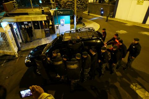 Tribunal de Apelación delibera decisión de sobreseimiento que recibieron nueve procesados por el asesinato de un policía y dos militares durante la revuelta del 30-S