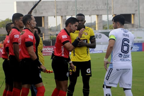 ¿Qué dice el reglamento sobre la mano de Guayaquil City no sancionada como penal a favor de Barcelona SC?