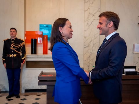Macron recibe a Machado
