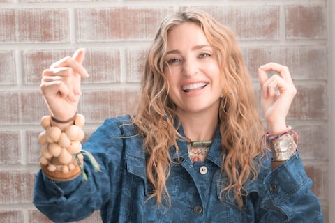 Mirella Cesa estrena ‘Ceviche de maní’, grabado en el barrio de su infancia, en Guayaquil