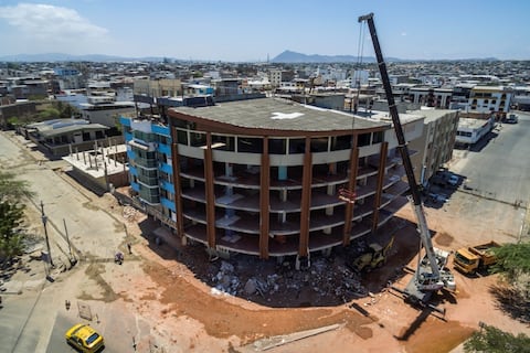 Diez años del terremoto en Manabí: el antes y el después de algunos sectores de Manta