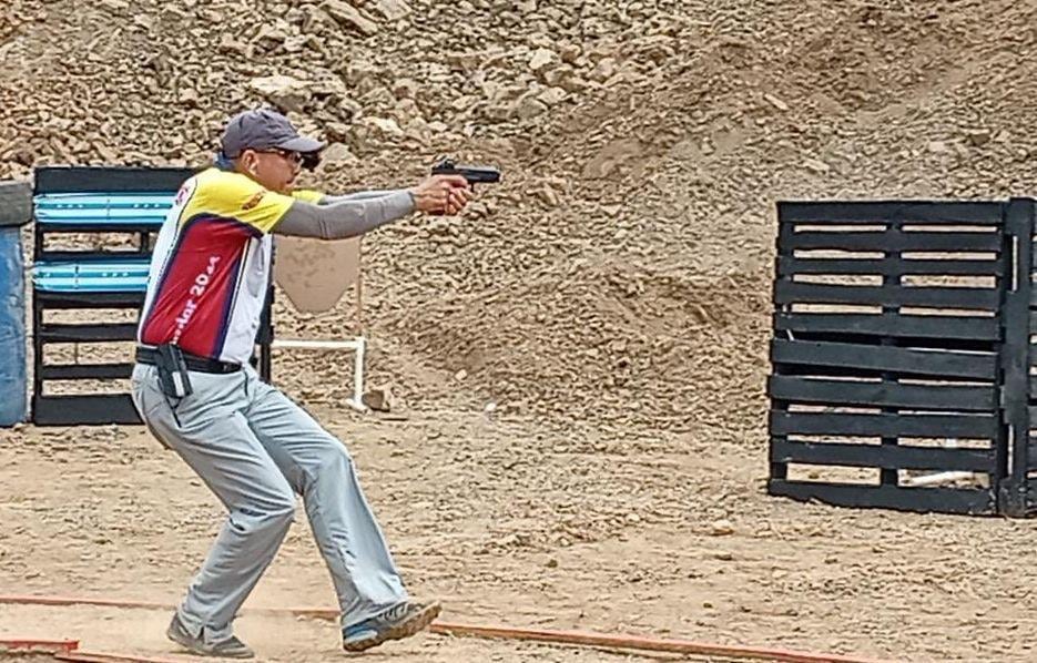 Ecuatorianos participan con éxito en torneo de tiro práctico y se preparan para el Mundial que se disputará en Sudáfrica