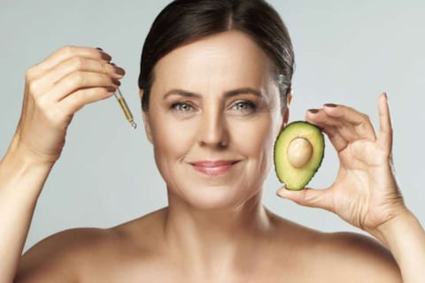 Aceite de pepa de aguacate: cómo extraer este líquido graso fuente de colágeno natural para prevenir el envejecimiento