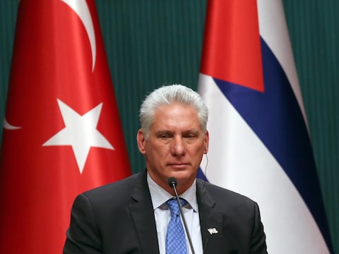 Presidente de Cuba rechaza “acciones hostiles” del gobierno de Ecuador