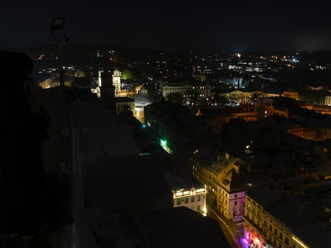 Bombardeo ruso causa graves daños a infraestructura energética en Ucrania