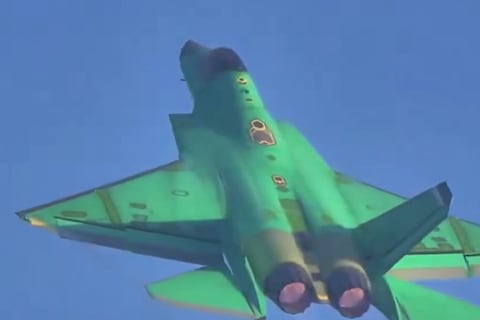 Cazas chinos J-35 de quinta generación empiezan las pruebas de vuelo