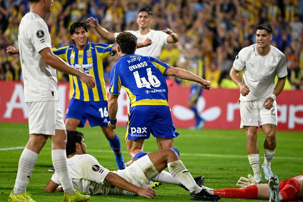 Rosario Central se impone 1-0 a Libertad y mantiene el liderato en el grupo H de la Copa Libertadores