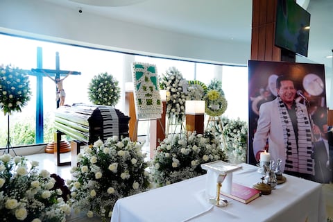 Entre lágrimas y canciones, así fue el último adiós a Gustavo Velásquez