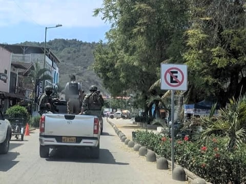‘Vivimos con miedo, nadie puede denunciar’: cantones manabitas asfixiados por las ‘vacunas’ y el control criminal