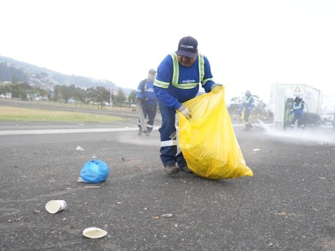 Tasa de recolección de basura va a segundo debate a finales de diciembre: así avanzan las mesas de diálogo en Quito