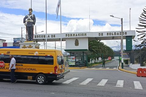 Un alumno de escuela de soldados se suicidó con arma de dotación en Ambato