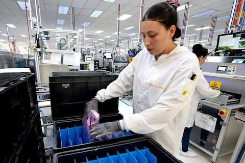 Por qué los mexicanos trabajan tantas horas (y por qué es difícil que cambie con la reducción de la jornada)