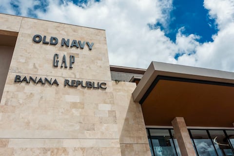 Old Navy, GAP y Banana Republic, que aterrizaron por primera vez en Cuenca, en el Mall del Alto, ofrecen descuentos