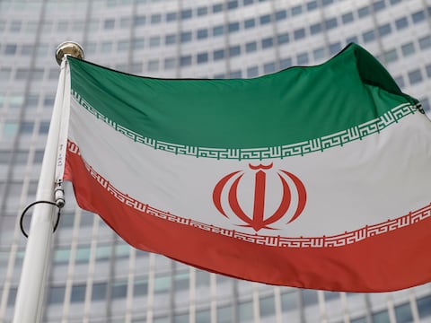 Buque iraní se hunde en Asia tras enviar señal de socorro