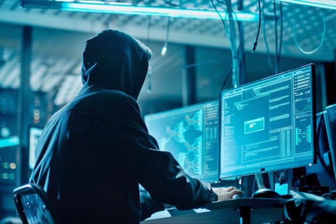 Educación en seguridad digital, uso de espectro radioeléctrico y reformas al COIP y Ley de Tránsito, los puntos de la Ley para el Fortalecimiento de la Ciberseguridad