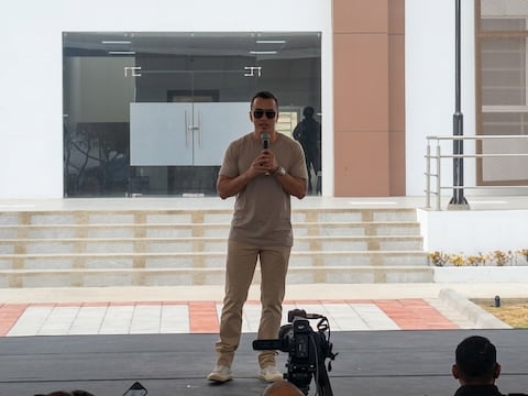 Daniel Noboa inaugura edificio de posgrados en Manabí y supervisa obras en Chone