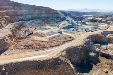 Una de las minas de plata más puras del mundo halla un tesoro oculto de proporciones históricas a metros de la superficie en Marruecos