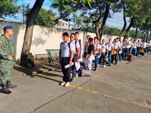 En Guayaquil se recluta a 172 reservistas para apoyar operaciones militares y tareas de seguridad interna