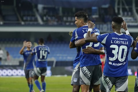 Contundente victoria de Emelec sobre El Nacional lo hace soñar con llegar a un torneo internacional