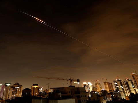 Sol de amaneceres de guerra