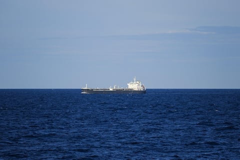 Informes revelan que barco de Rusia llegó a Venezuela en medio de maniobras militares de Estados Unidos en el Caribe