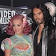 El actor Russell Brand, exesposo de Katy Perry, es acusado de violación y agresiones sexuales