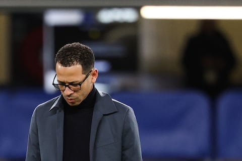Cambios en el Chelsea de Moisés Caicedo: Liam Rosenior es despedido y Calum McFarlane toma el mando como entrenador interino
