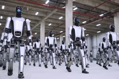 Video del ejército de robots humanoides de China provoca debate en Estados Unidos