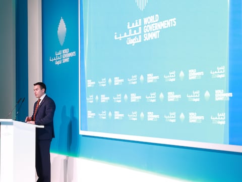 El presidente Daniel Noboa promociona las ‘fortalezas productivas’ del país en un foro económico en Emiratos Árabes Unidos