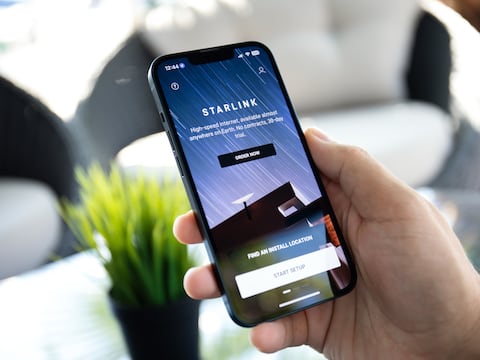 Starlink ofrece equipo de $ 200 para su plan más económico en Ecuador