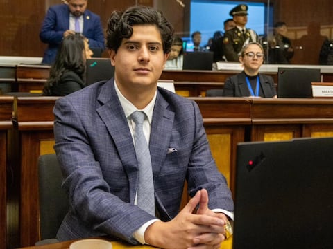 Bancada ADN expulsa al alterno de Camila León por abstenerse en votación de ley para fortalecer sectores minero y energético