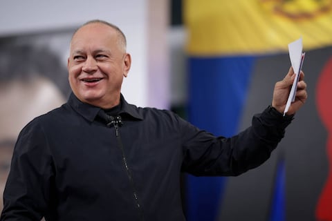 Diosdado Cabello: “Tenemos la suerte que Nicolás y Cilia están vivos, no murieron y podemos seguir luchando por ellos”