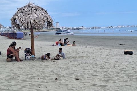 Feriado del Día del Trabajo en Manta: estancias cortas predominan entre turistas