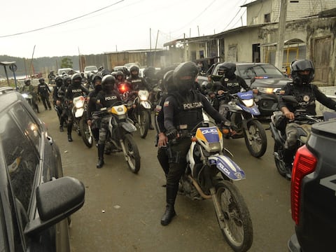 Policías se enfrentan a bala con antisociales durante incautación de más de una 1 tonelada de droga